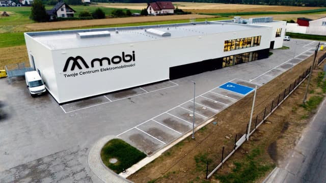 Czy hulajnogą można jeździć po chodniku? Przepisy, które musisz znać